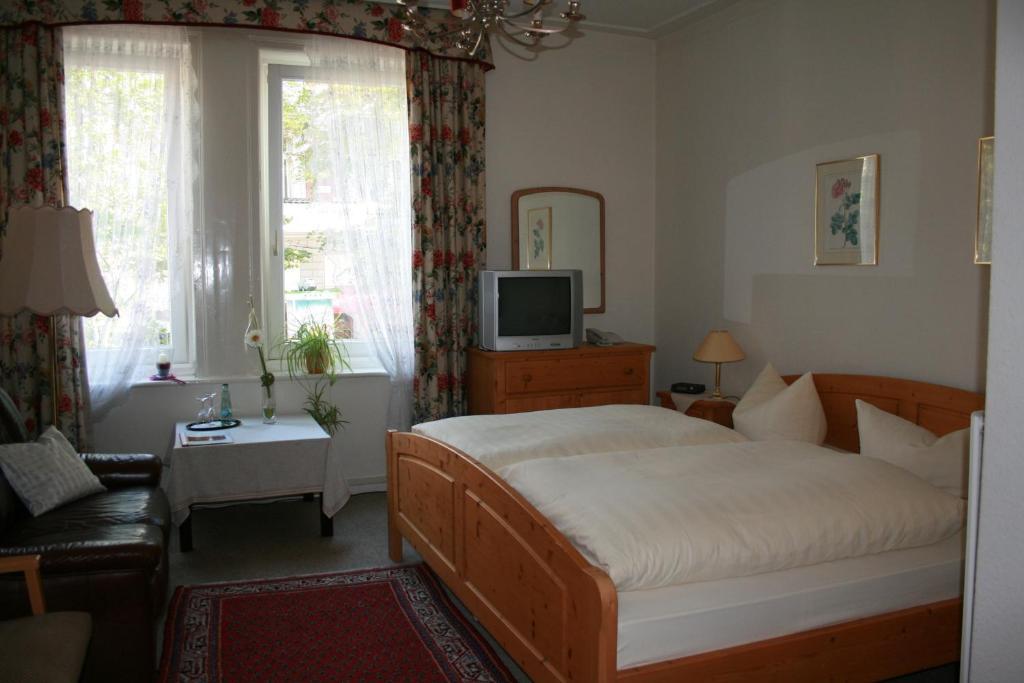 Hotel Zur Krone Bad Pyrmont Zewnętrze zdjęcie